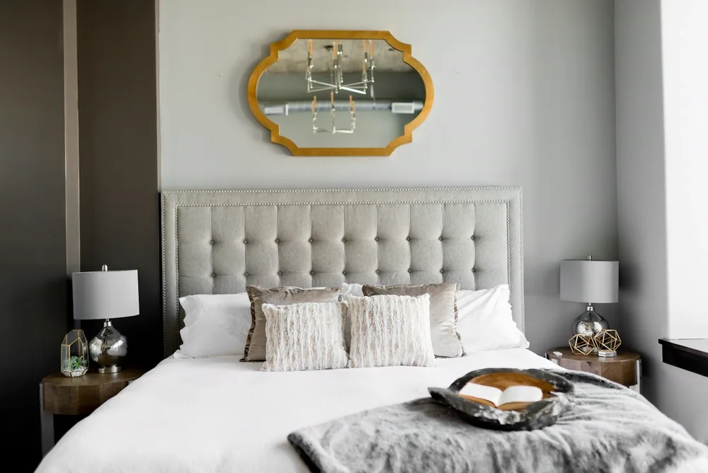 Chambre de villa préparée avant l'arrivée des hôtes